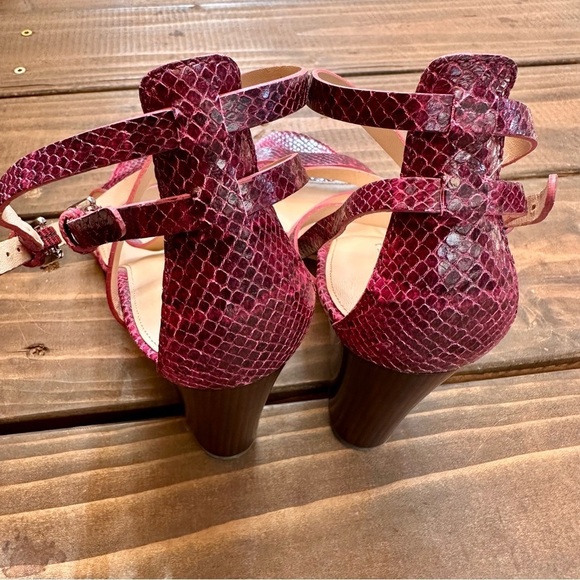 LIKE NEW Via Spiga Strappy Block Heel Sandals Berry Snake Print Leather Size 9 - Picture 8 of 13